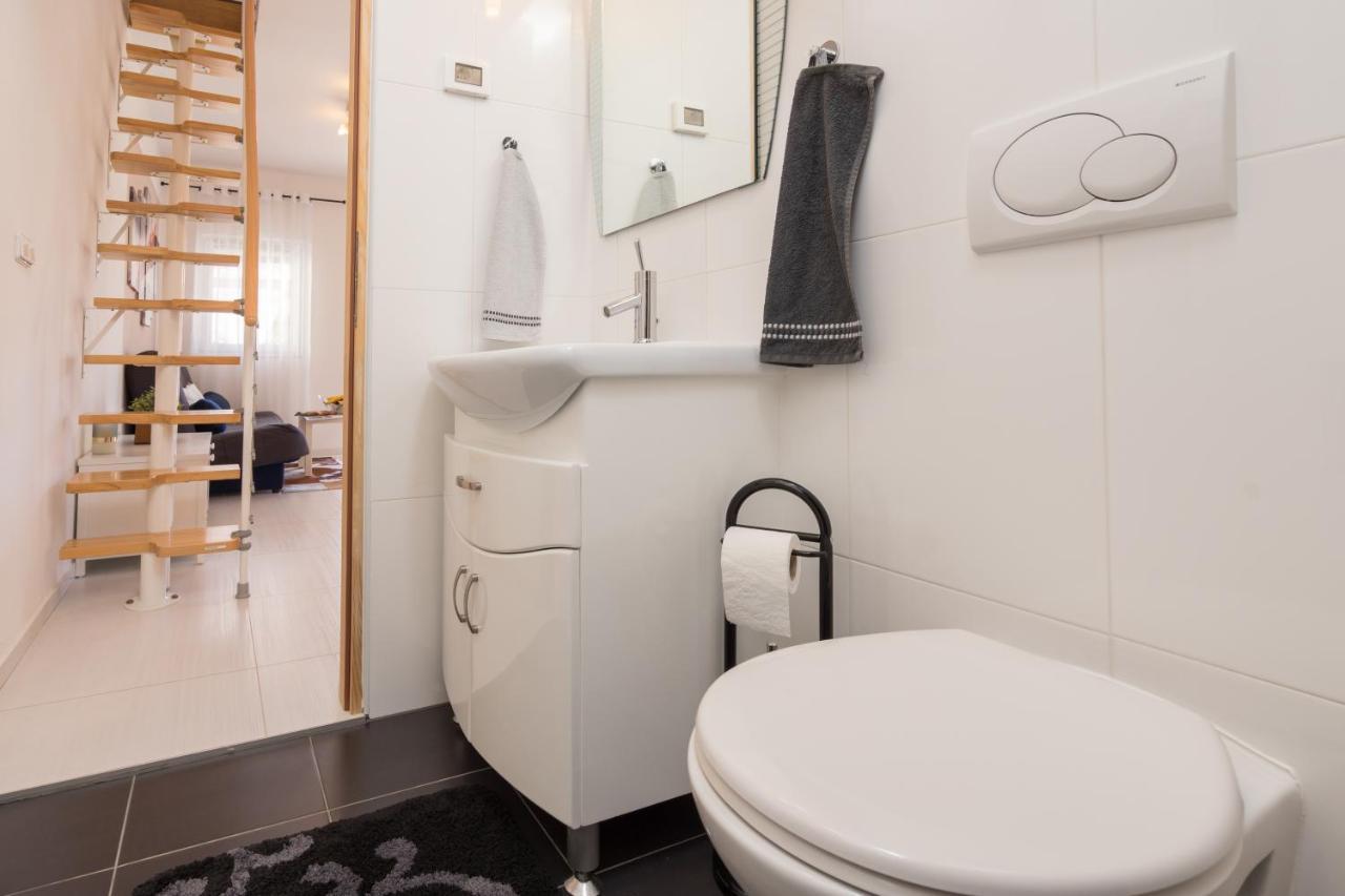 Apartment Katy Pula Eksteriør billede