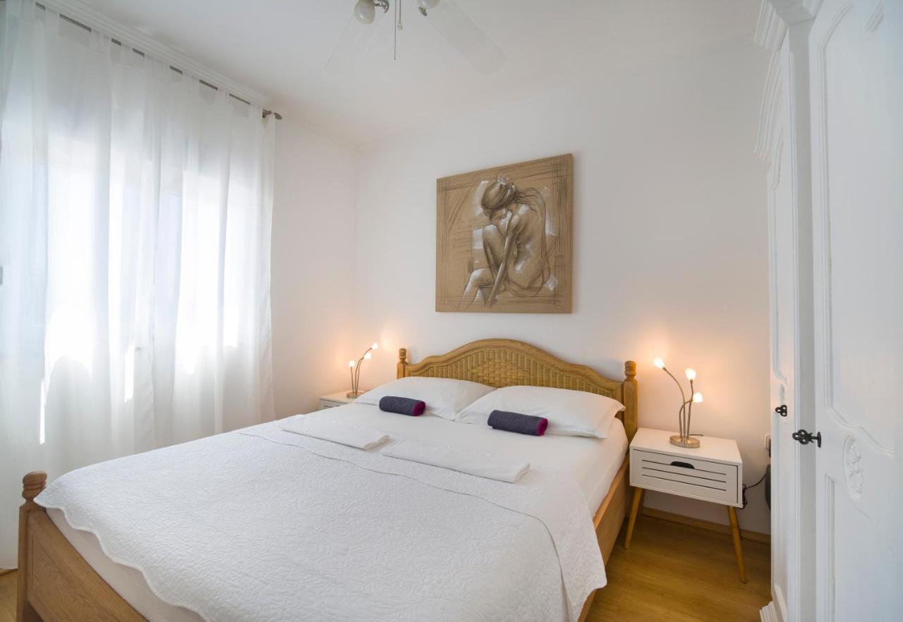 Apartment Katy Pula Eksteriør billede